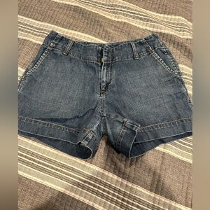 GAP Women's Denim Roll-Hem Shorts - Medium Blue